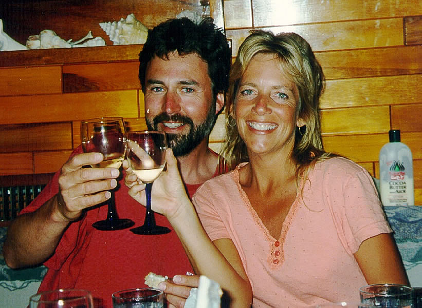 Mikea and Janet announce they are getting married the next day on the boat