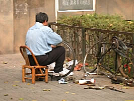 Bicycle repair man, Beijing